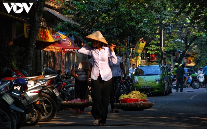 Street vendors, an enduring cultural beauty of Hanoi