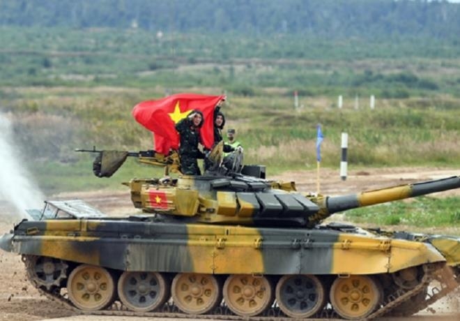 In pictures: Vietnam's impressive shooting performance in 2020 Tank Biathlon’s qualifying match