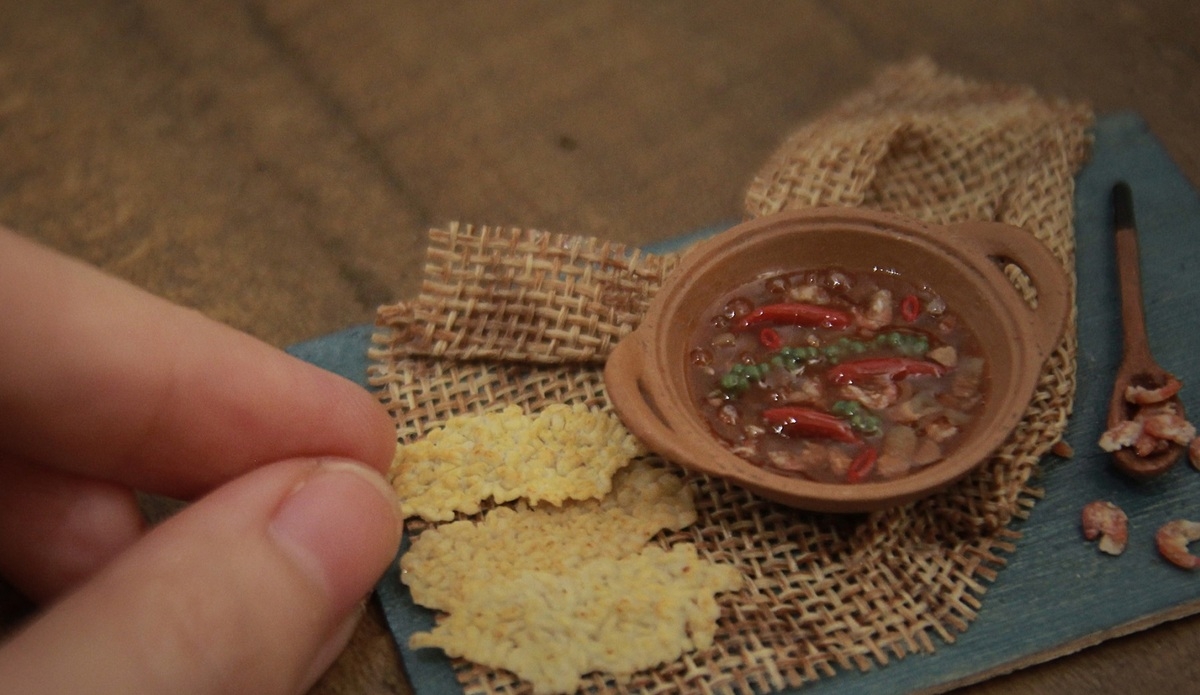 Vietnamese girl breathes new life into miniature food clays