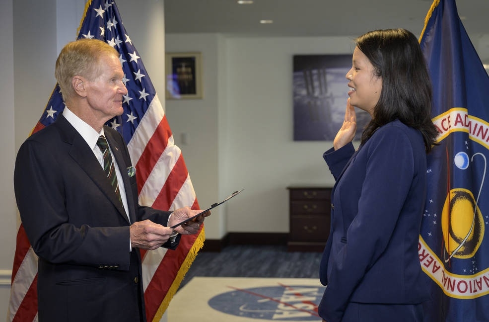 vietnamese american sworn in as nasa cfo