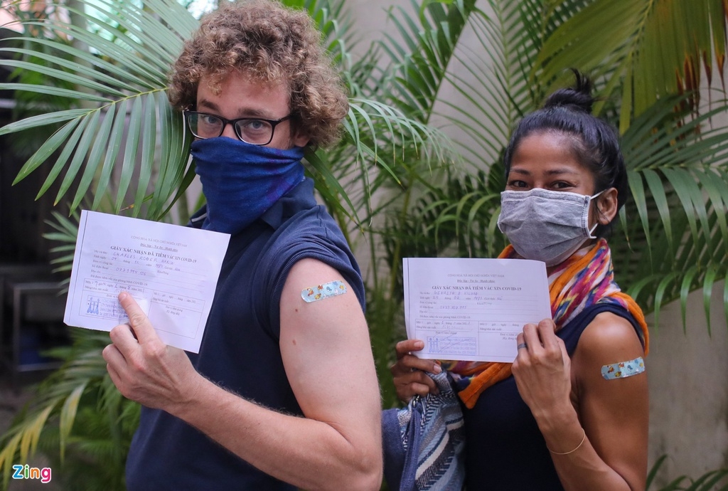 expats in vietnam show appreciation for covid vaccines