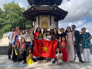 Overseas Vietnamese in UK Extend Help to Covid-Hit Countrymen