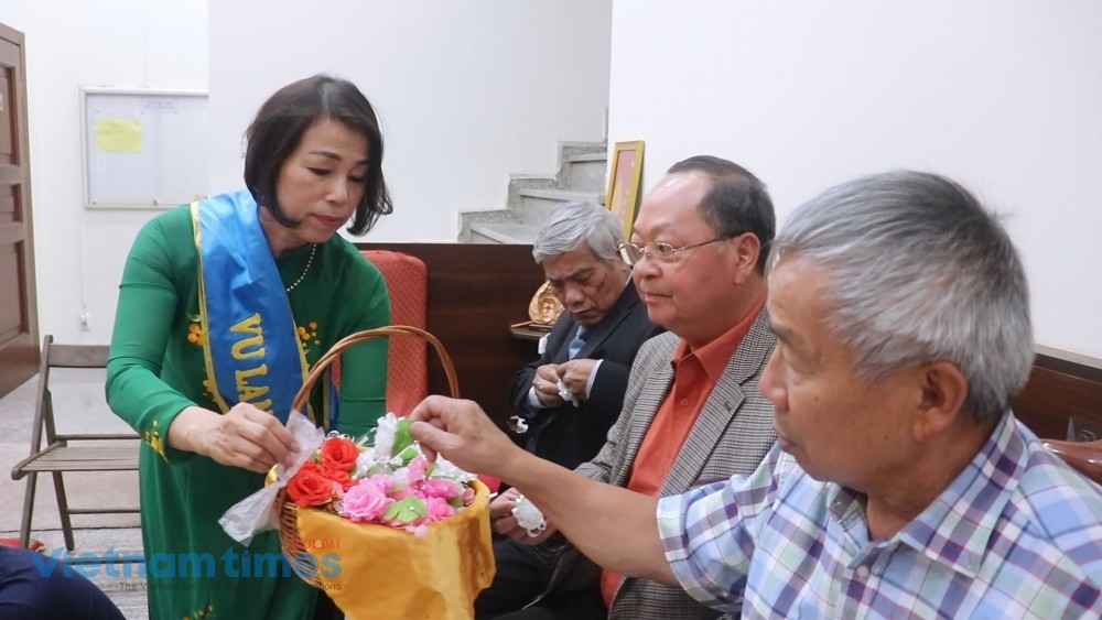 Vietnamese Parents Day Celebrated Overseas