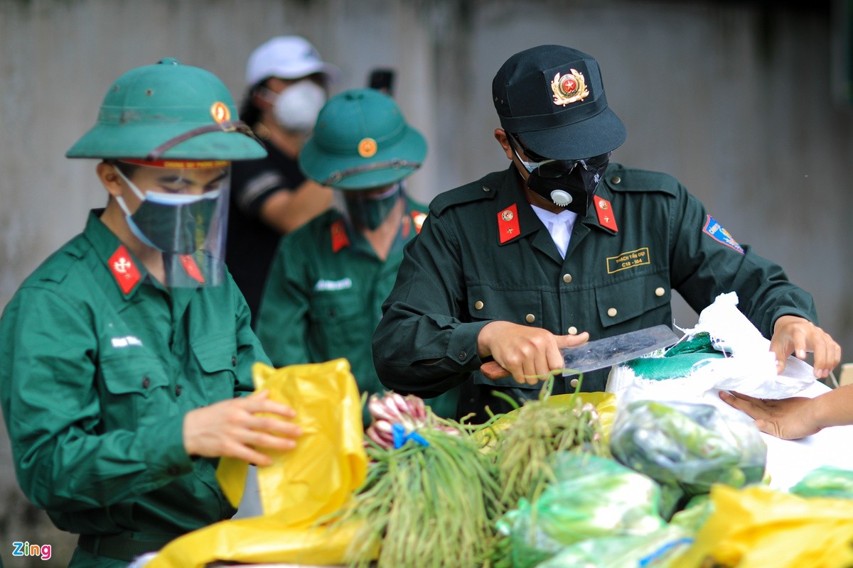 New Shopping Model in HCMC Amid Social Distancing