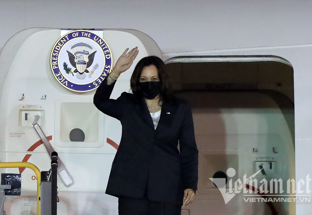 US Vice President Kamala Harris Touches Down in Hanoi