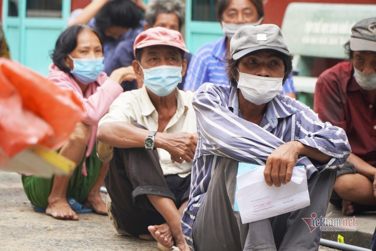 Homeless People in HCMC Get Covid Vaccine