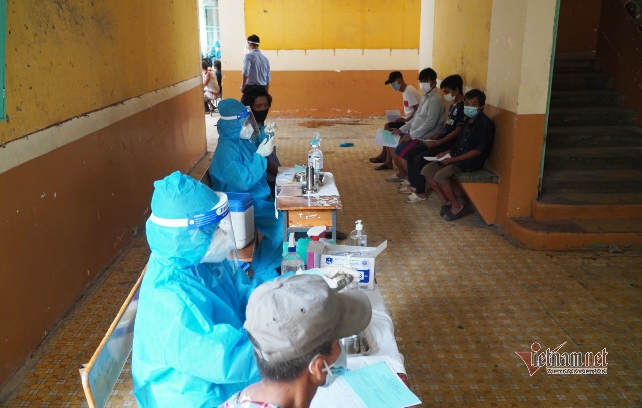 Homeless People in HCMC Get Covid Vaccine