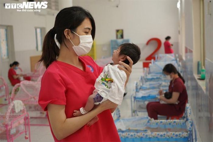 special attentive moms at covid 19 quarantine center