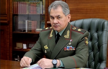 world breaking news today september 5 russian defence minister gets sputnik v shot for covid 19