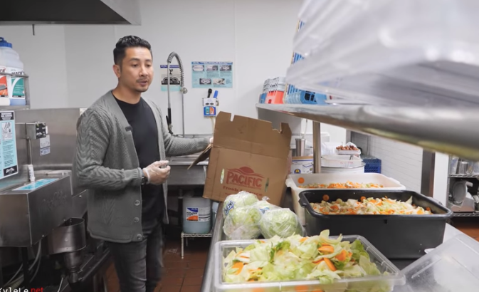 vietnamese american donates over 10000 meals to local residents