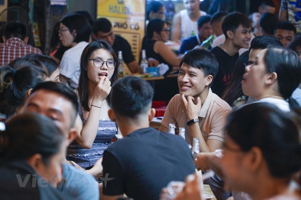 Hanoi pedestrian street and Old Quarter resume activities after COVID-19 restriction