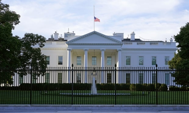 An envelope addressed to the White House and containing the deadly substance ricin was reportedly intercepted on Saturday. 