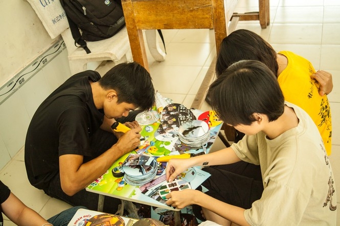 self made lanterns meaningful gifts for the deprived children in mid autumn