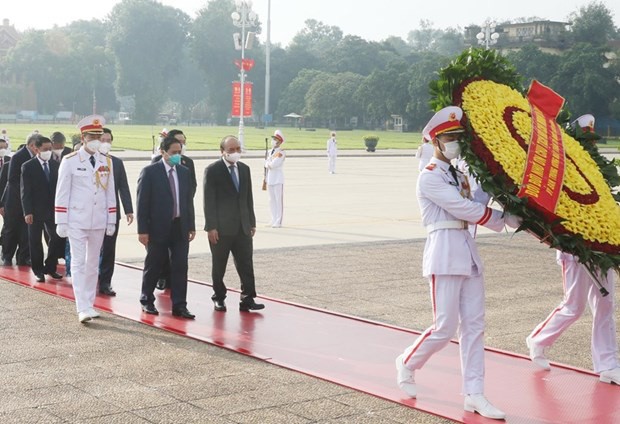 In Photos: Leaders Pay Tributes to President Ho Chi Minh on National Day