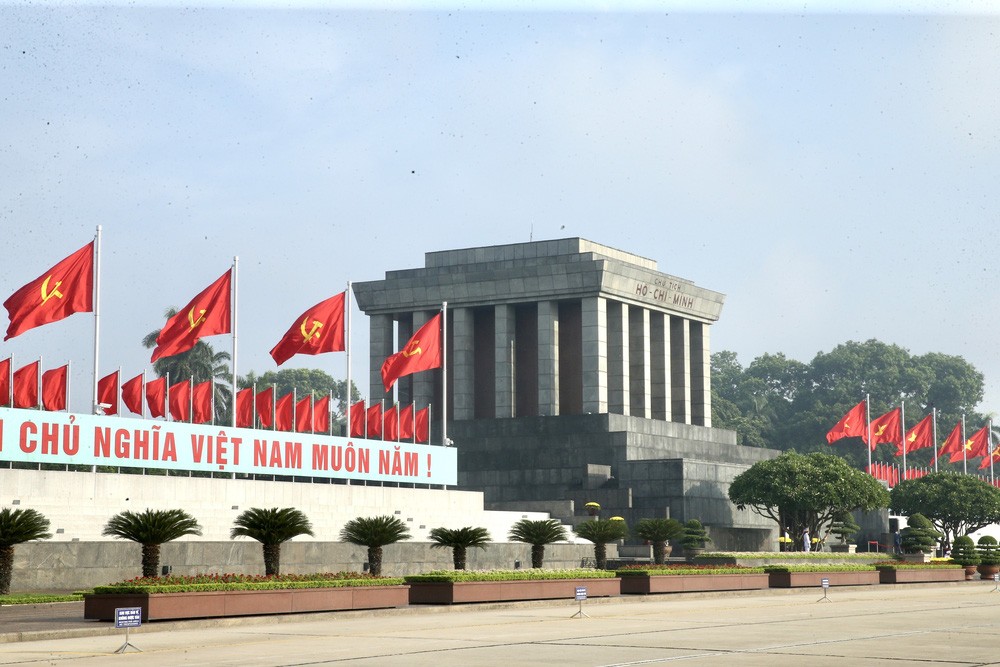 In Photos: Leaders Pay Tributes to President Ho Chi Minh on National Day