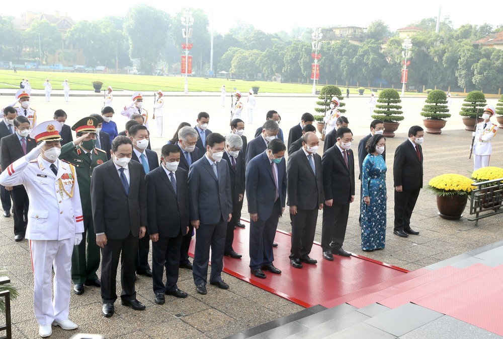 in photos leaders pay tributes to president ho chi minh on national day