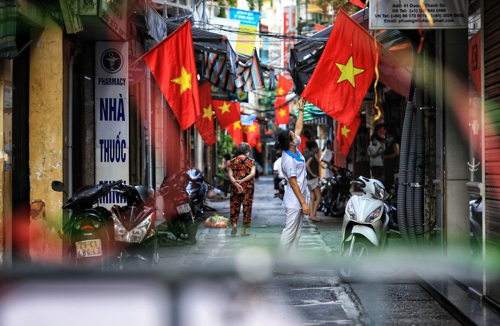 Hanoi Adorned with Red Flags on National Day