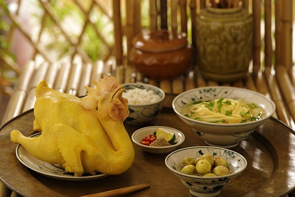 Recipe for Boiled Chicken, A Simple yet Unique Taste of Vietnamese food