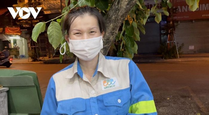 Free Bowls of Pho - a Source of Encourangement for Sanitation Workers during Pandemic