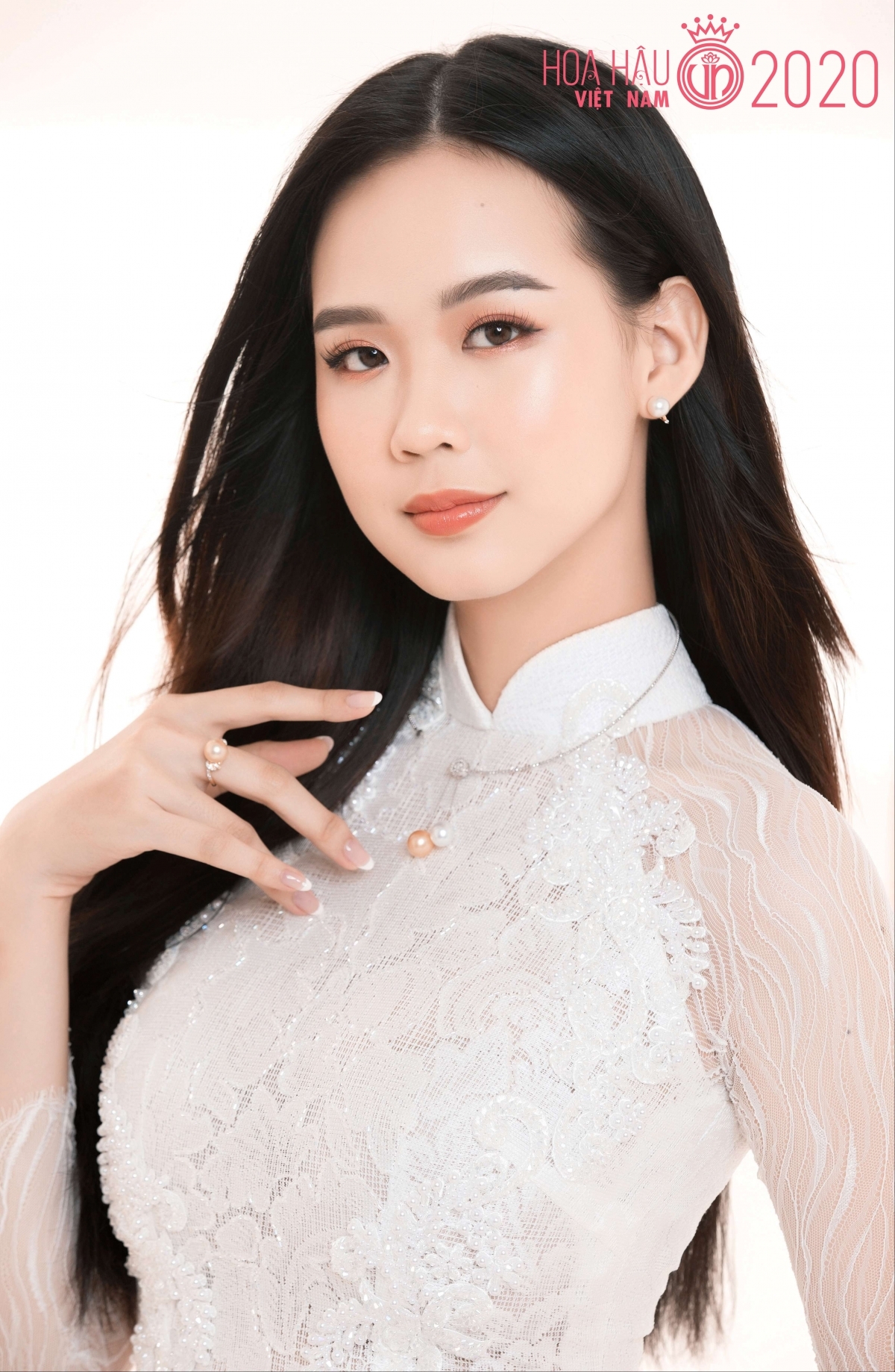 Traditional Ao Dai accentuates top Miss Vietnam contestants traditional ao dai accentuates top miss vietnam contestants