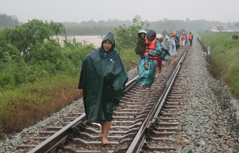 Google Maps warns of flood-stricken areas in Central Vietnam