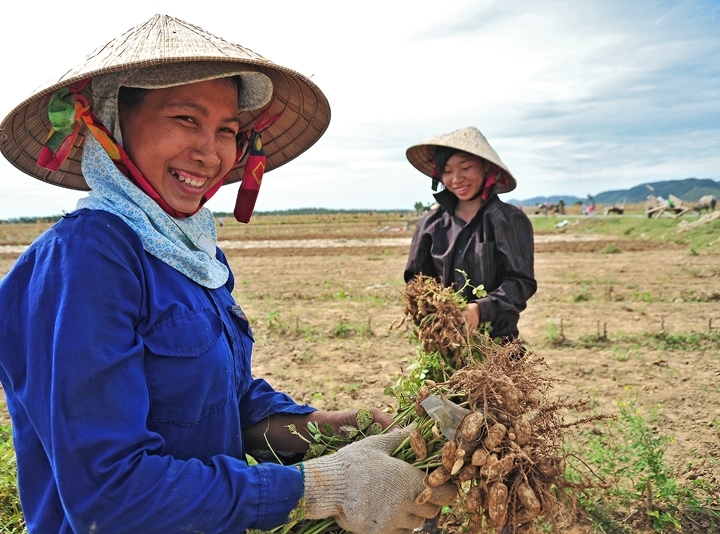 Women from all walks of life deserve honor and congratulation on such occasion (Photo: Bao Dan Sinh)  