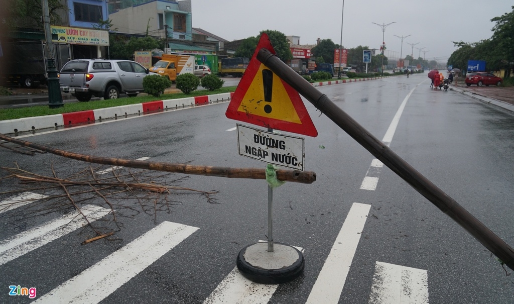 Flood in Central Vietnam: 160,000 houses in Central Vietnam inundated in record high flood water