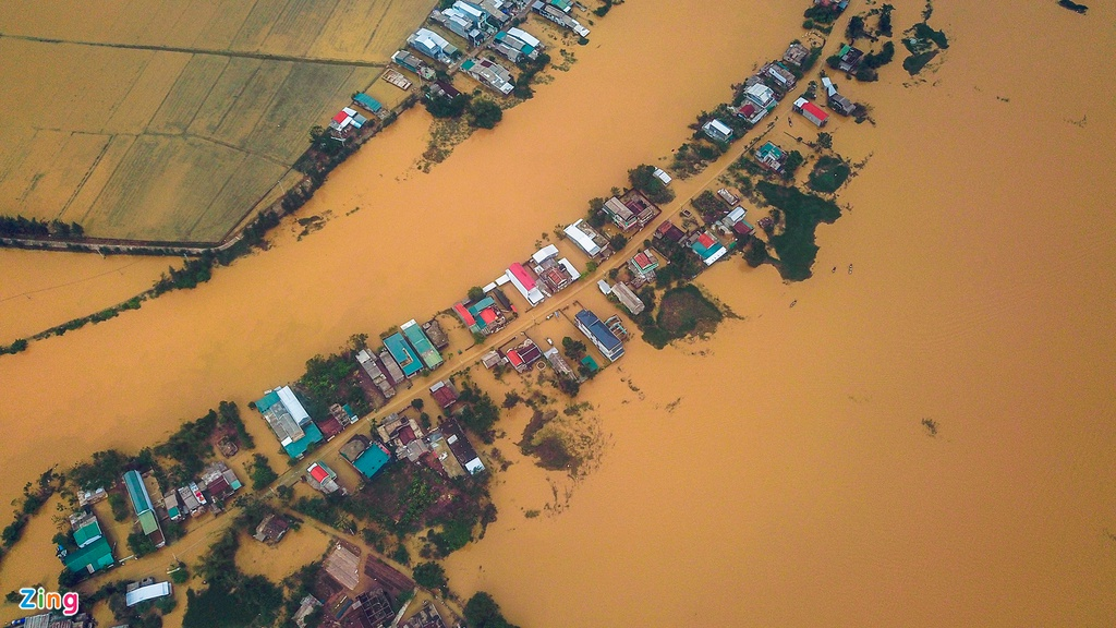 Flood in Central Vietnam: death toll soars to 111, another 22 missing