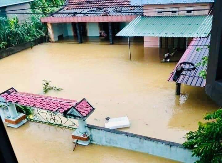 flood in central vietnam foreign netizens pray for central vietnameses safety