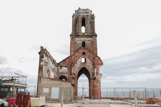 Unspoiled beauty in coastal 'Fallen church', northen Vietnam