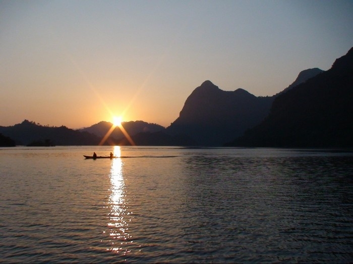 Na Hang lake, spectacular inland Ha Long Bay  for a peace of mind