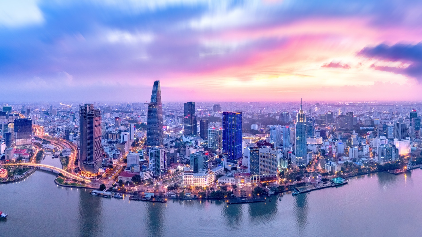 A bird-eye view of vietnam (photo: currency) 