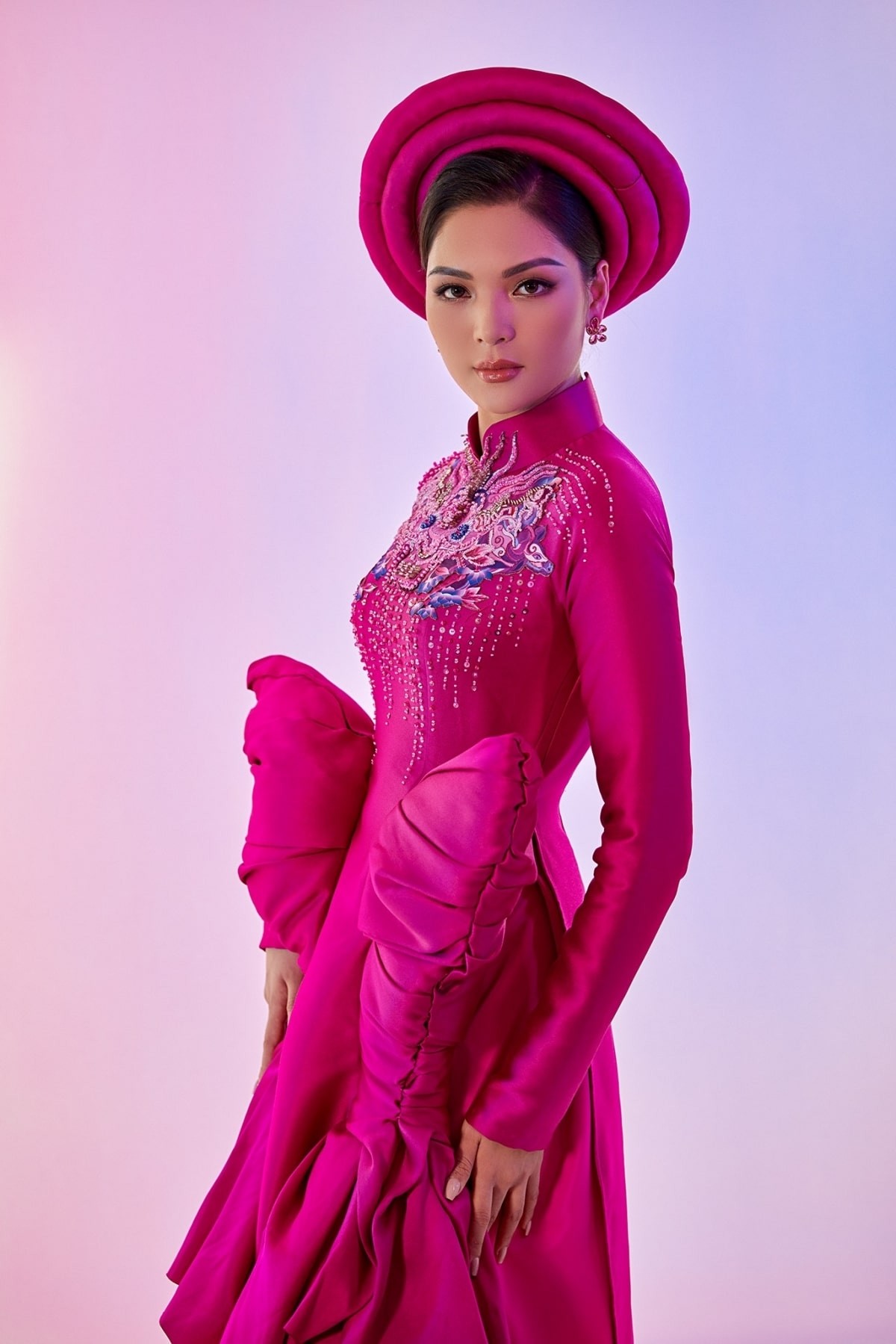 Vietnamese Representative Named among Top 20 Ahead of Miss Earth 2021