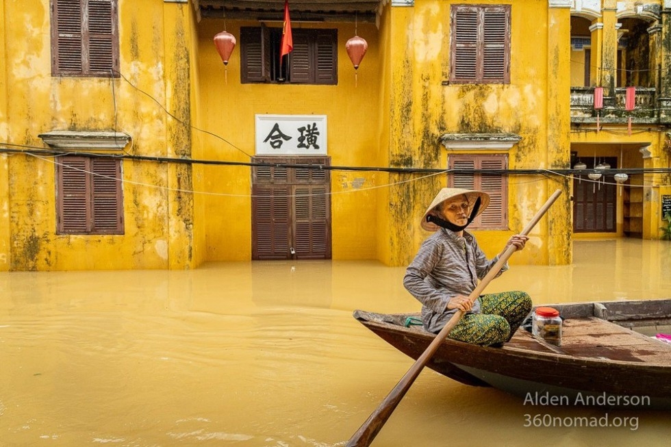 Inundated Hoi An during flooding season under the lens of American photographer