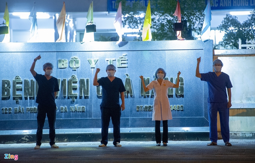 Doctors at Da Nang hospital during the Phase 3, the most stressful period since the start of the outbreak in Vietnam (Photo: Zing News) 