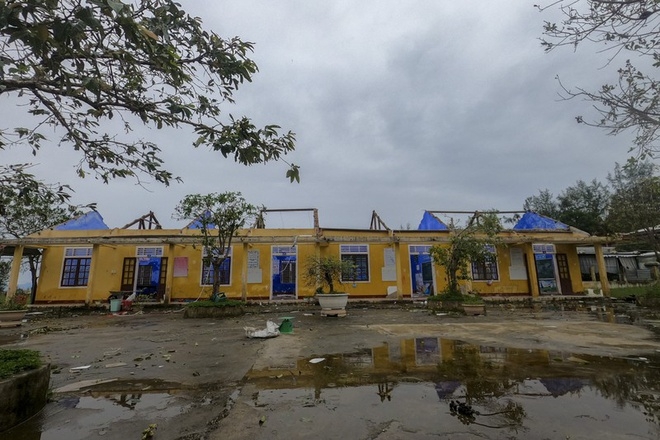 Numbers of schools in Hue province battered in severe storm