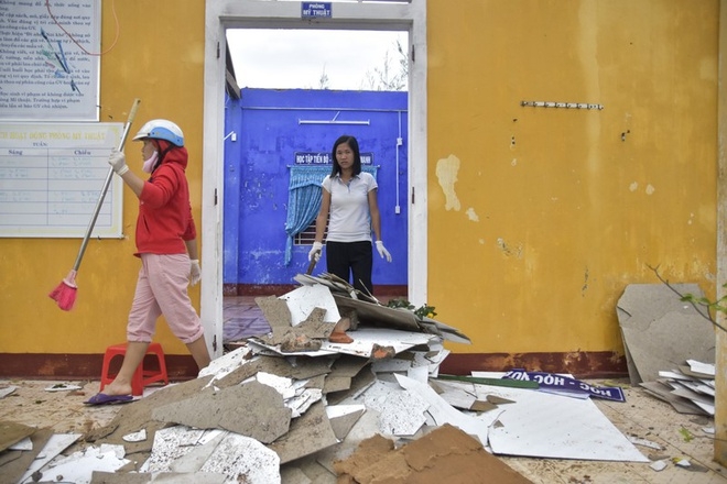 Numbers of schools in Hue province battered in severe storm