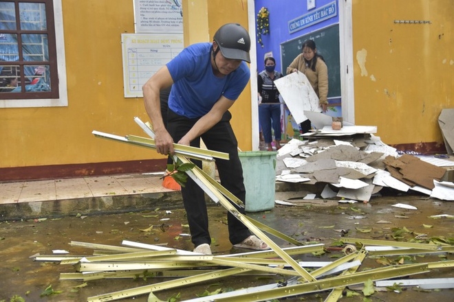 Numbers of schools in Hue province battered in severe storm