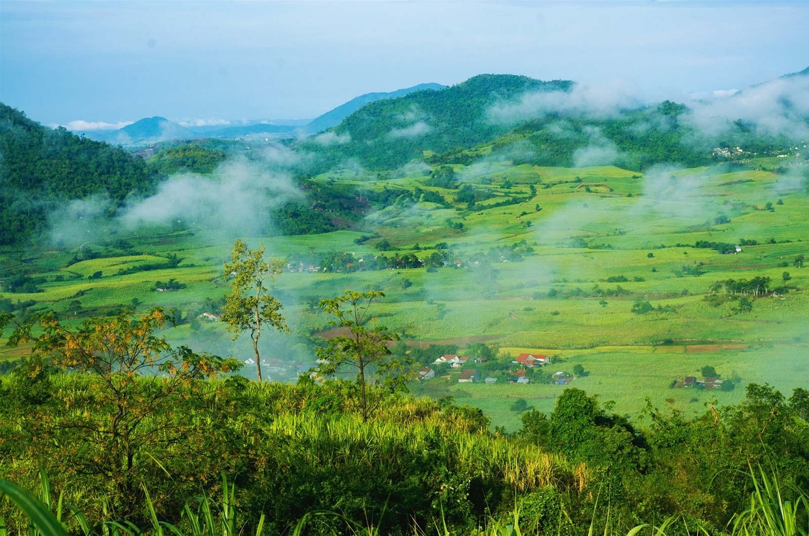 A glimpse at the gorgeous Van Hoa pleatau, southern Vietnam An aerial view of Van Hoa Plateau (Photo: Foody)