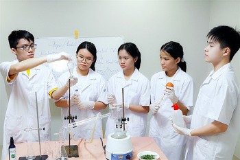 Vietnamese Students Produce Hand Sanitizer from Betel Leaf Oil