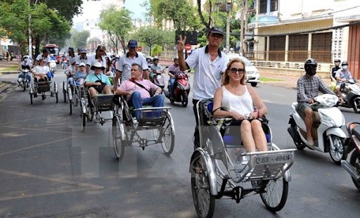 HCMC Tourism Reliant Businesses Long for Foreigners to Return