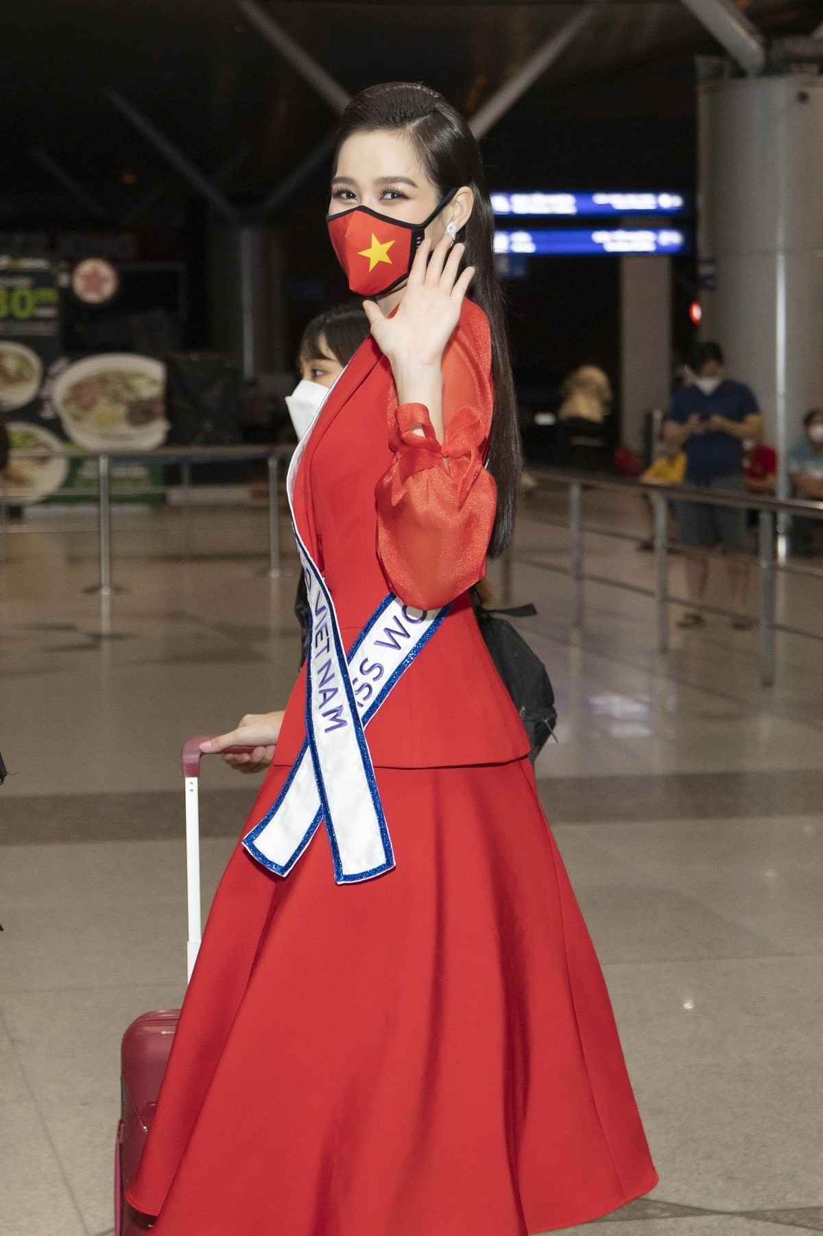 Do Thi Ha Departs for Miss World 2021 in Puerto Rico