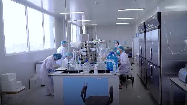 In video: View into Vietnam's COVID-19 vaccine manufacturing factory