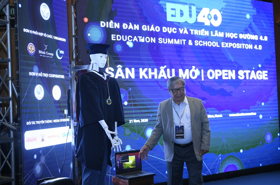 In Video: Vietnam’s first AI robot to serve for educational purposes