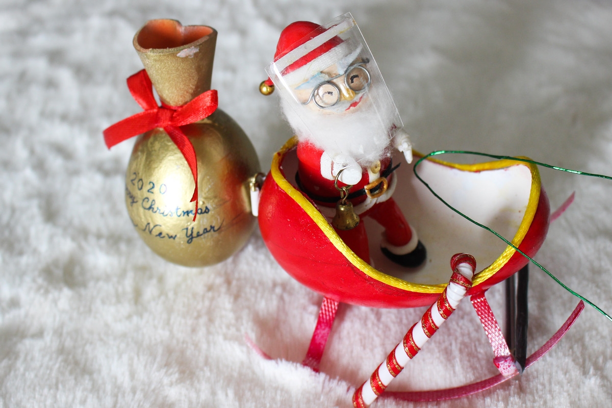 Unique Christmas items made from eggshell in Vietnam