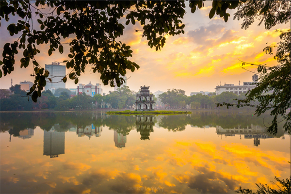 Breathtaking ponds, lakes for iry escapes in the middle of Hanoi