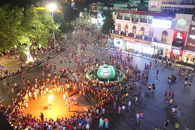 Hanoi pedestrian space to be expanded starting 2021