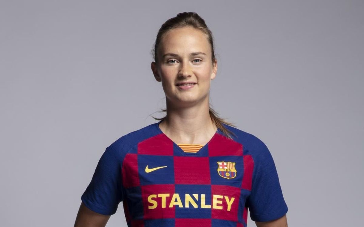 Top 10 Best Female Footballers Worldwide in 2021