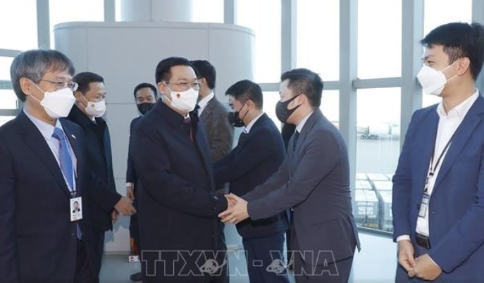 Top Vietnamese Legislator Arrives in Seoul, Beginning Official Visit to RoK