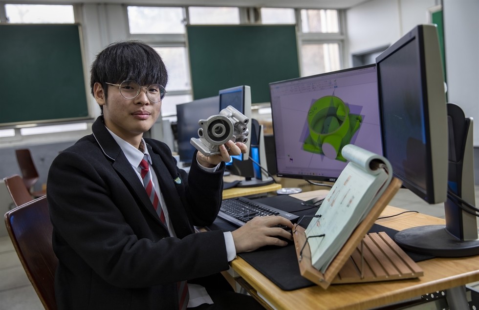 Multi-talented Vietnamese-Korean Student Earns Prestigious Prize